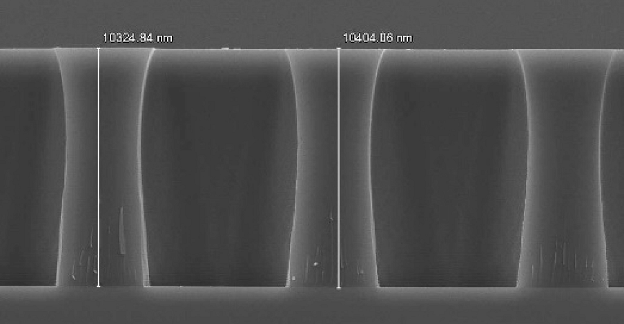 Экспонирование квадратов со стороной 5 мкм на фоторезисте 10 мкм